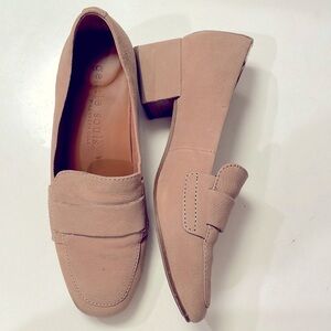 Worn once Suede Gentle Souls by Kenneth Cole Women's Ella Loafer